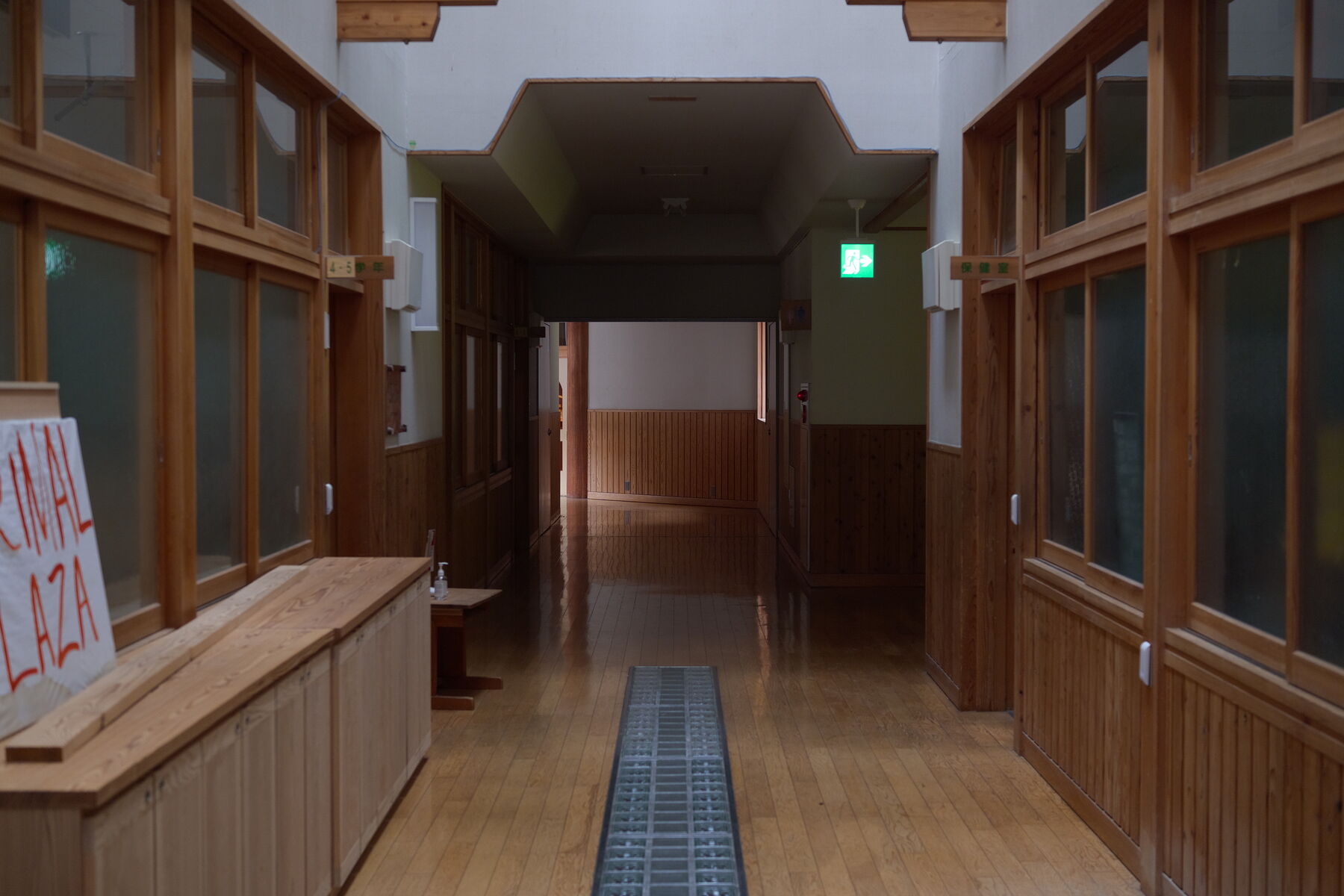 会場「ひとつなぎ」の廊下 ── Preview Night から本編まで、余韻が残る場所